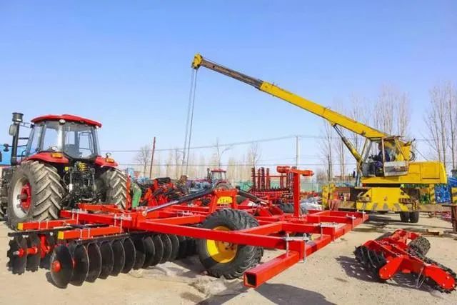 新疆投入超百万台（套）农机支持春耕