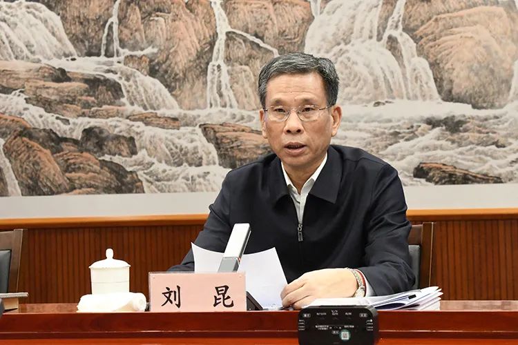 财政部部长刘昆：推进先进农机创制应用