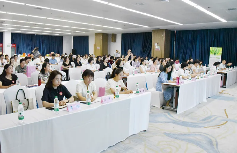 陕西省巾帼新农人协会在杨凌成立